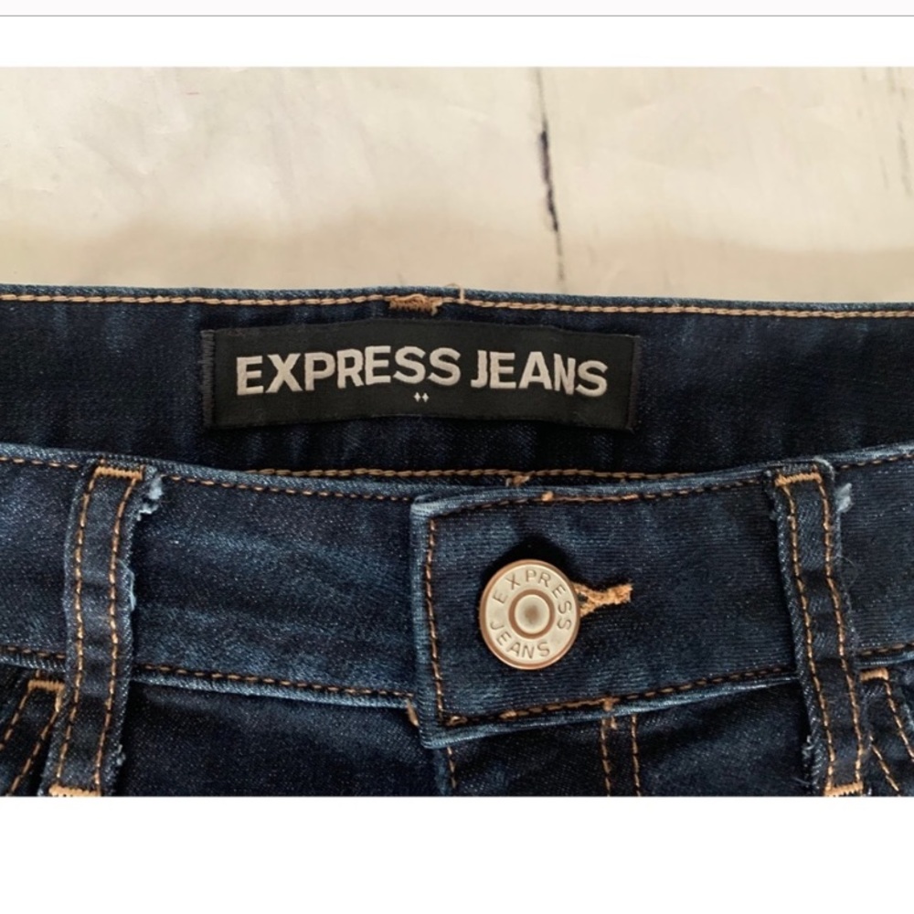 Express Jeans Blue Jean Cuffed Shorts Size 8 - Picture 3 of 7